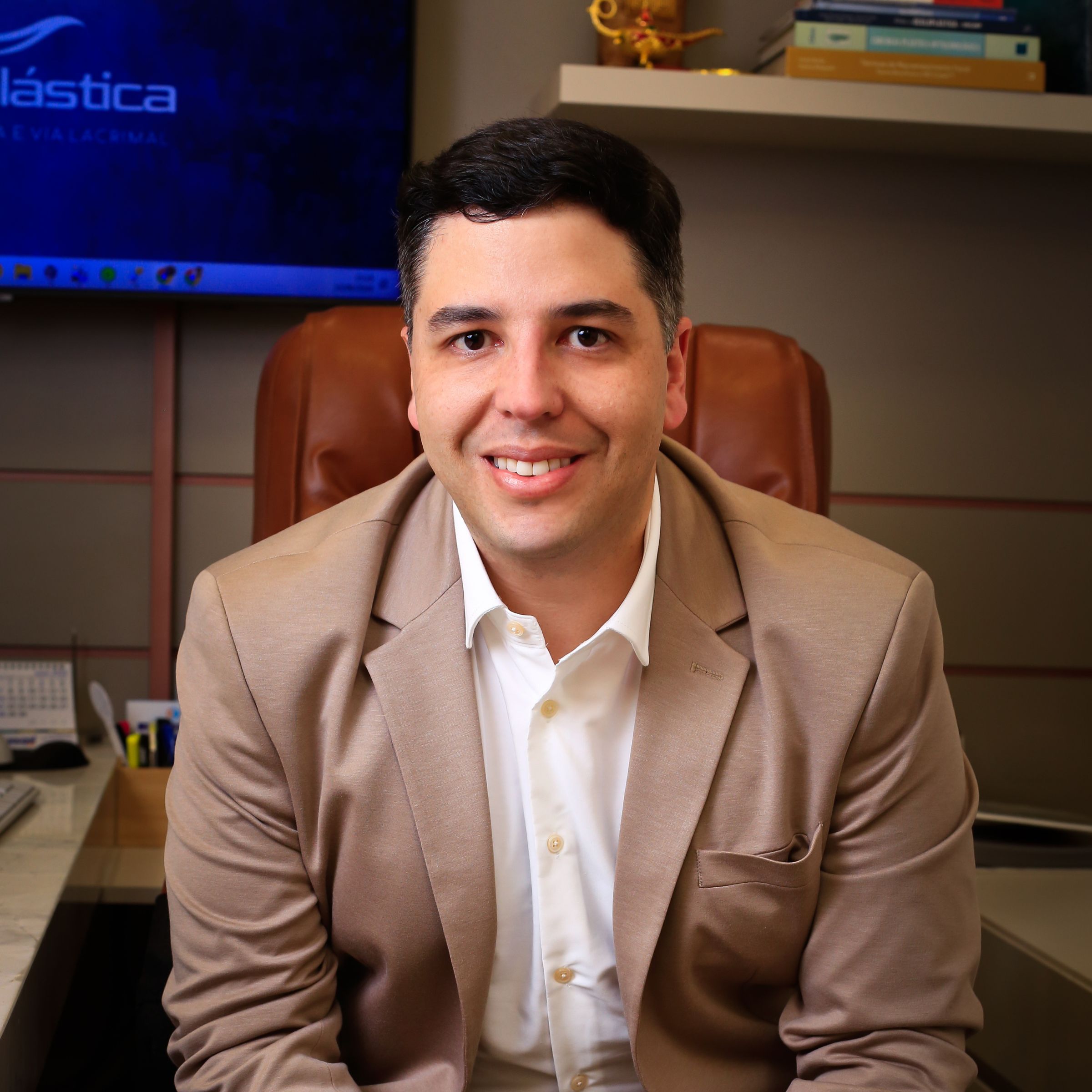 Dr. Tiago Franco Martins